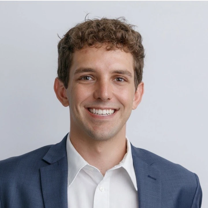 Headshot of Matthew Trahan